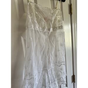 Vintage Victoria’s Secret Lace Nightie White Size Medium
